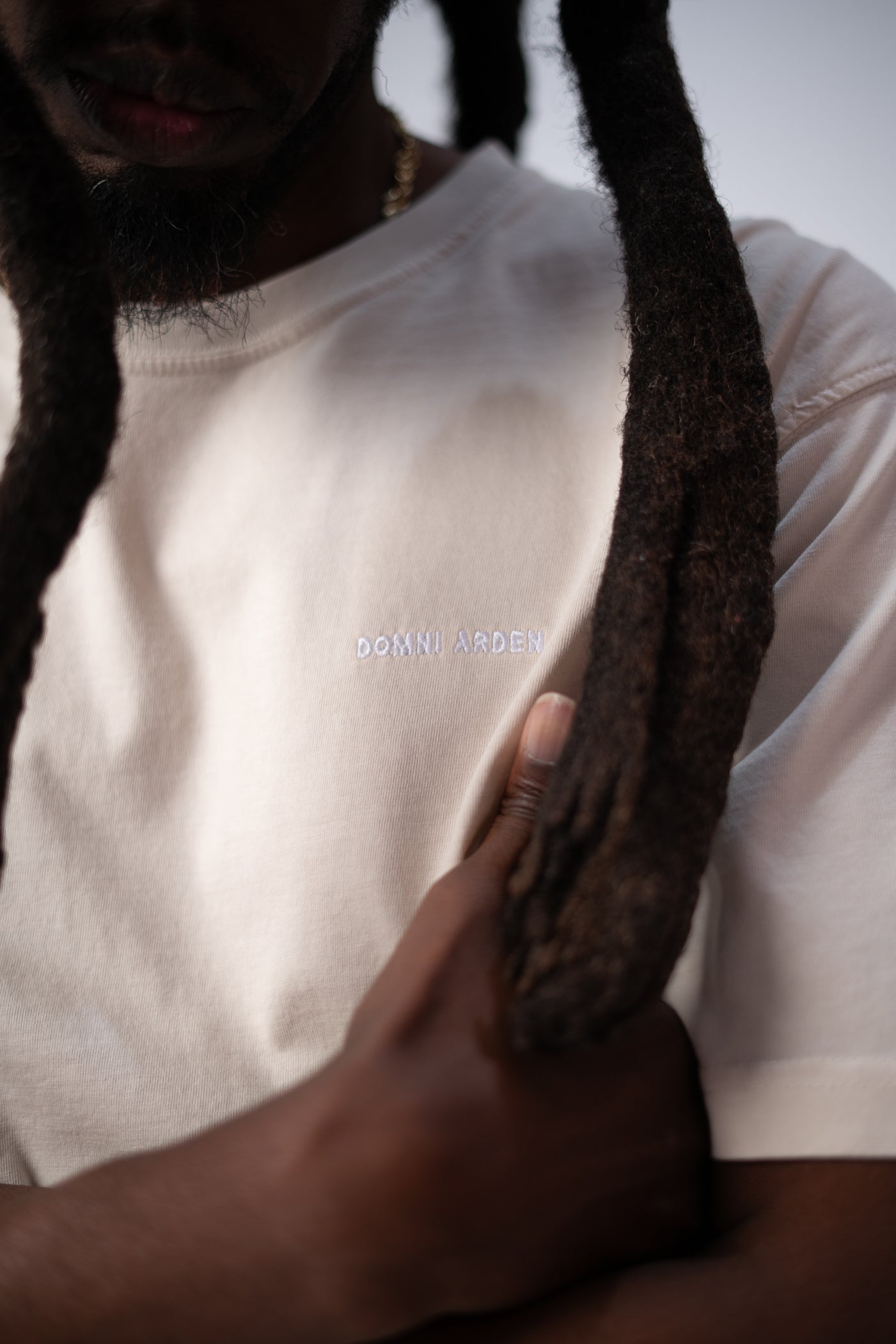 Domni Essentials Embroidered Tee