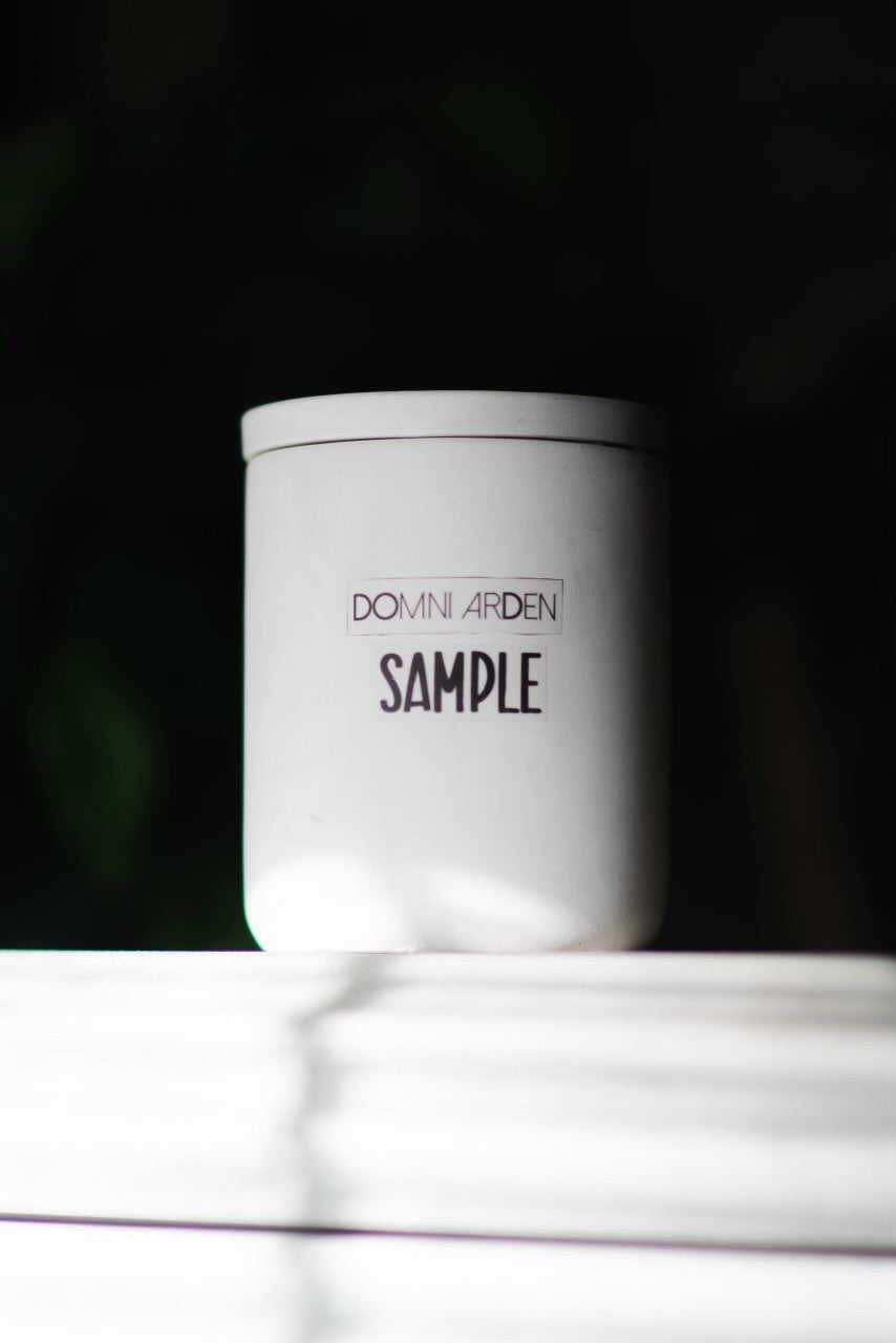 Domni Sample Candle